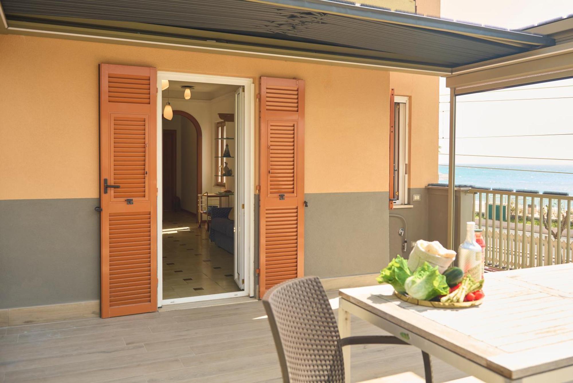 Terrazza Sul Mare A Pietra Ligure Apartment Ngoại thất bức ảnh